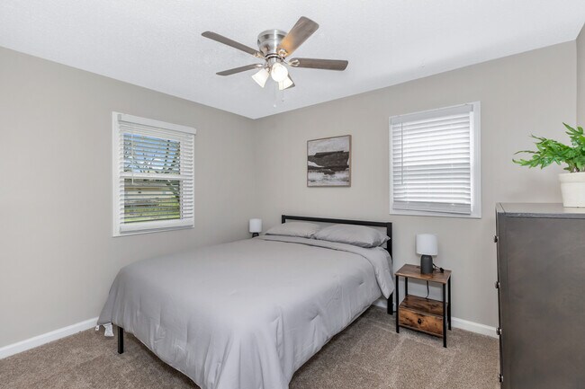 Building Photo - 2406 Shady Lane Dr NW
