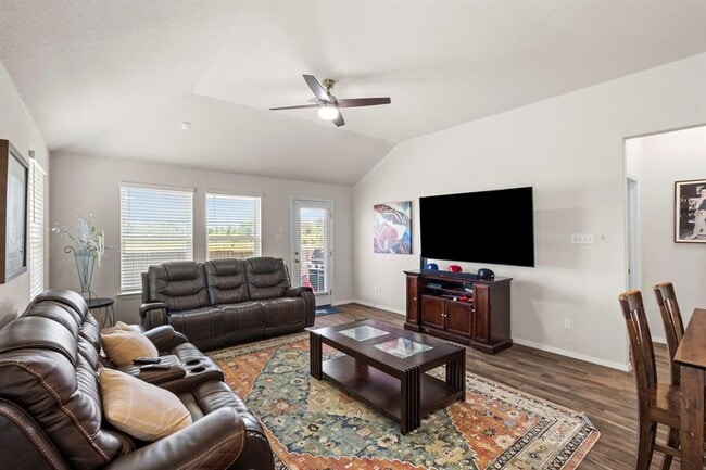 Building Photo - 205 Four Star Dr
