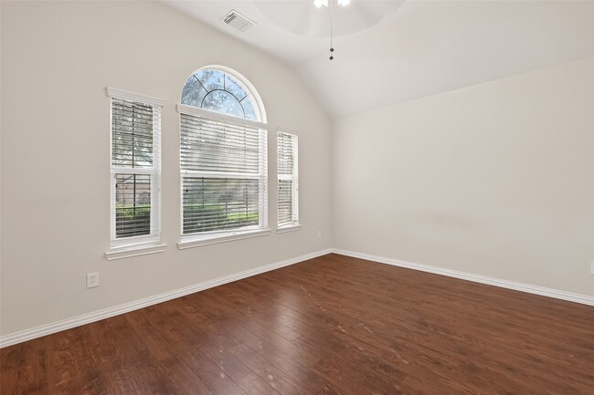 Building Photo - 19106 Mission Manor Ln