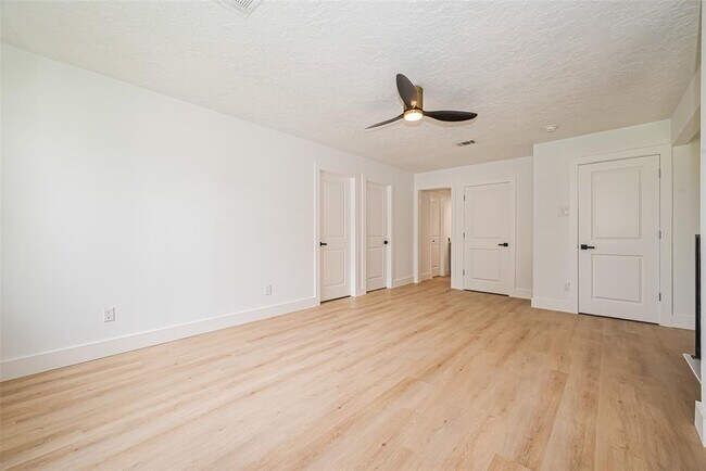 Building Photo - 1306 Briarmead Dr