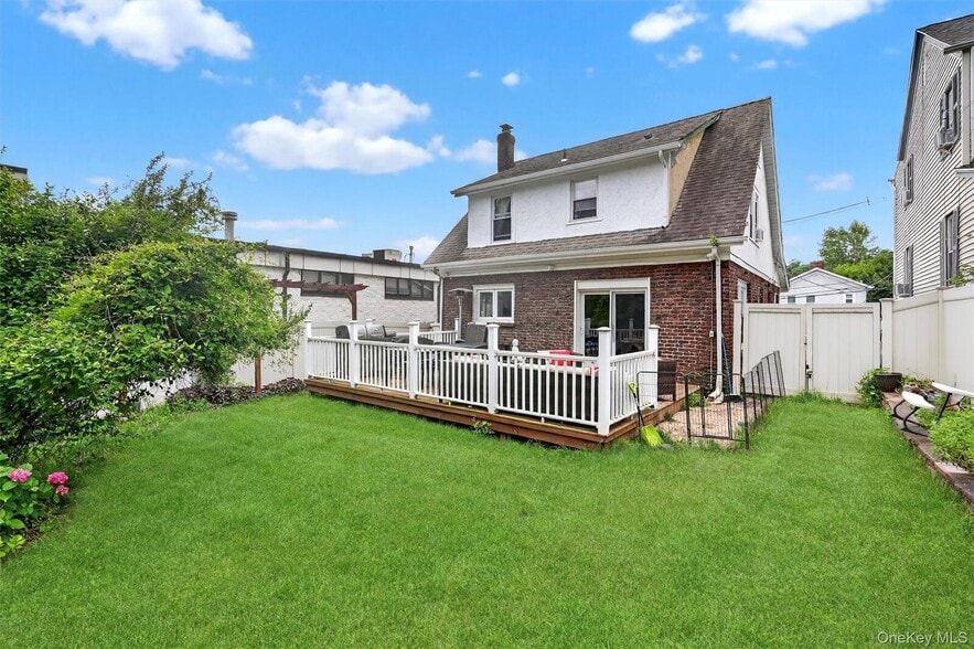 Building Photo - 260 High Ave