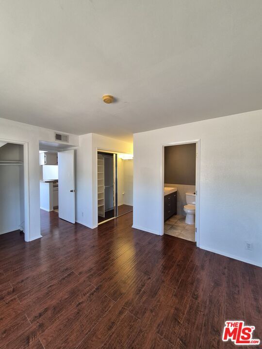 Building Photo - 1529 S Bundy Dr