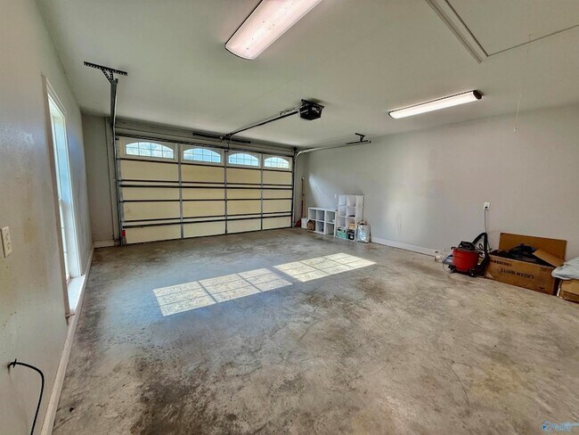 Building Photo - 797 Thomas Ave