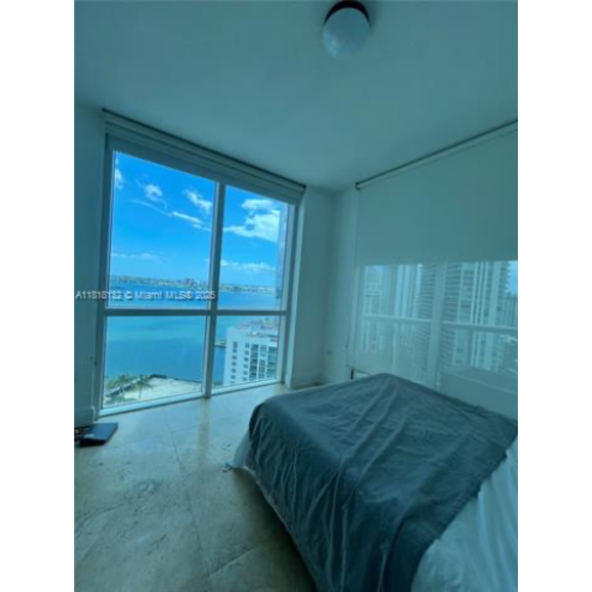 Building Photo - 480 NE 30th St