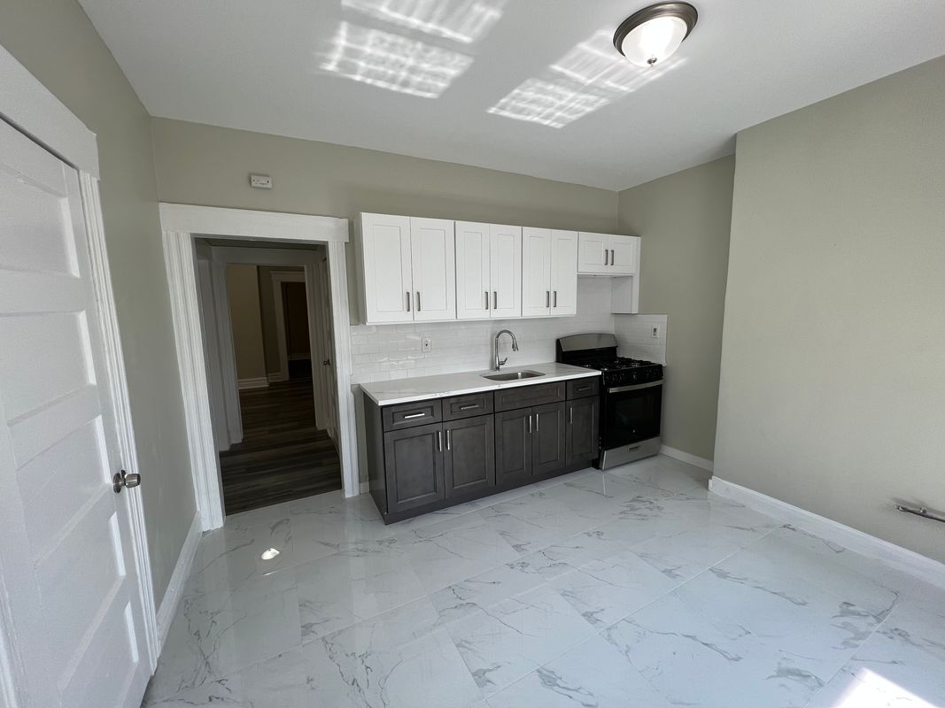 Building Photo - 51 Hawkins St