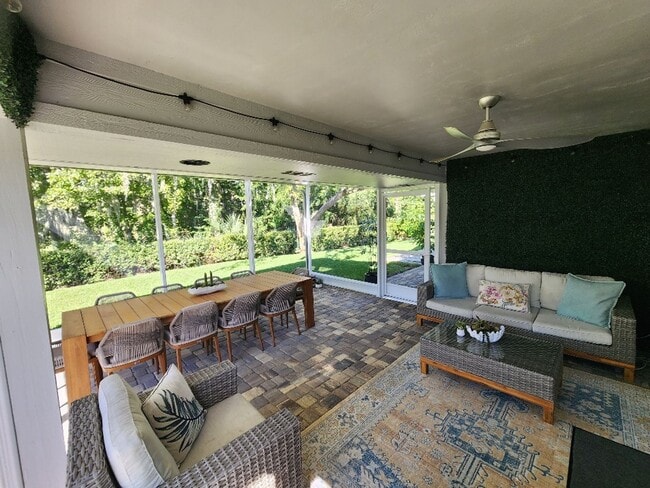 Building Photo - Gorgeous Hidden Lakes 3/2/2 Home