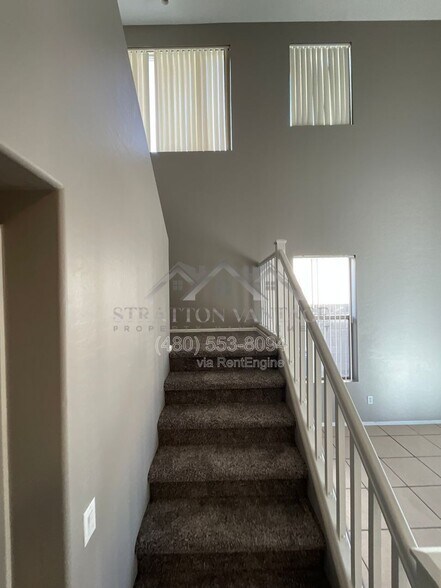 Building Photo - 11381 W Yuma St