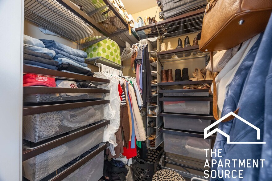 Building Photo - 2321 N Lister Ave