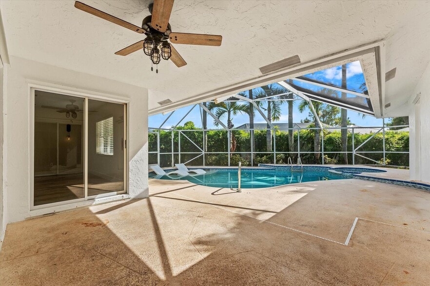 Building Photo - 1021 Corallita Ct
