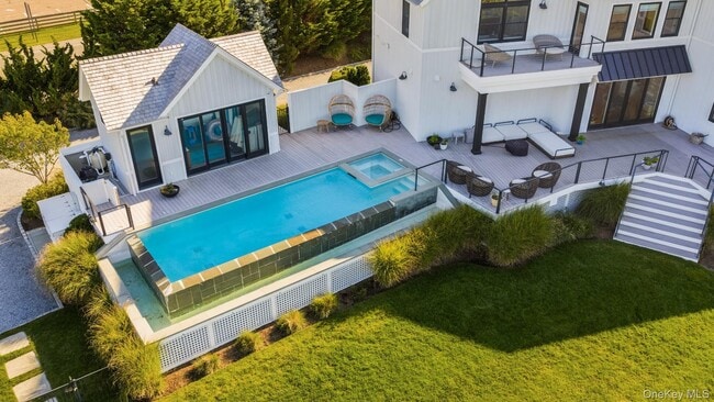 Building Photo - 102-192 Dune Rd