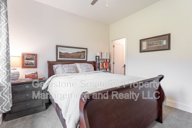 Building Photo - 815 Melpark Ct