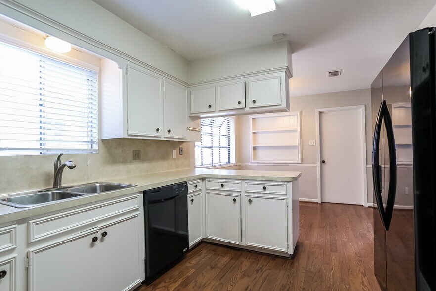 Building Photo - 15515 Banff St