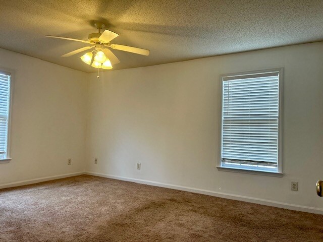 Building Photo - 1034 Ivy Glen Dr
