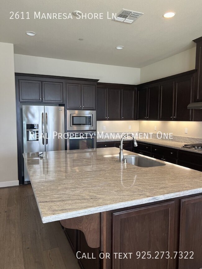 Building Photo - 2611 Manresa Shore Ln