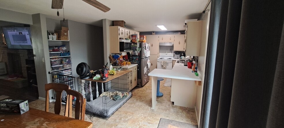 Kitchen - 2611 Clive St