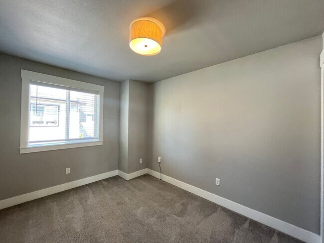 Building Photo - ADS1203