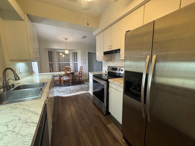 Building Photo - Waterfront Pool Home in Port Charlotte
