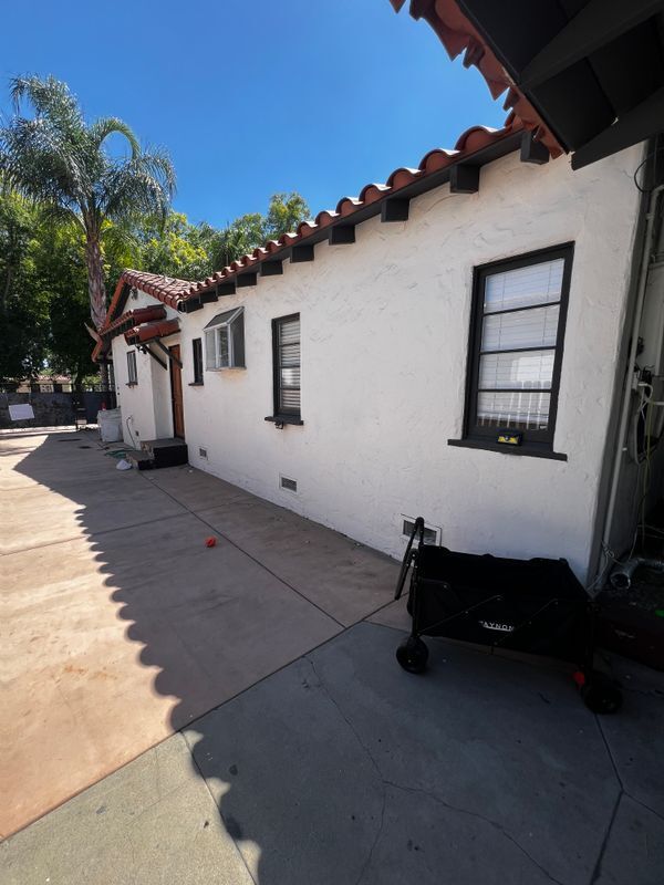 Building Photo - 484 W 25th St