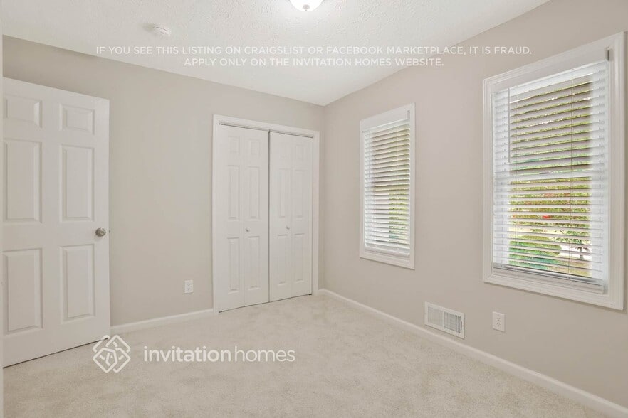 Building Photo - 242 Rustic Ridge Dr NE