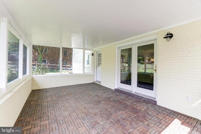Building Photo - 1310 Elsinore Ave