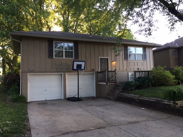 Primary Photo - 1906 N Ponca Dr