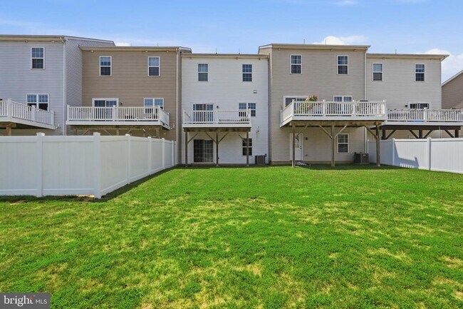 Building Photo - 141 Graystone Dr