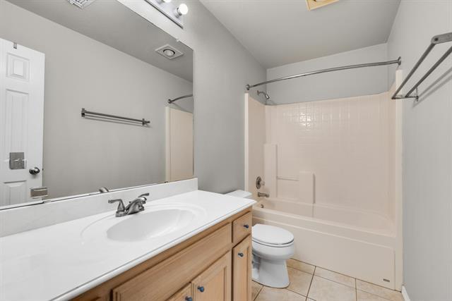 Building Photo - 856 Santa Fe Dr
