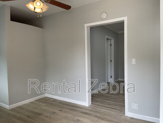 Building Photo - 343 Arlen Dr