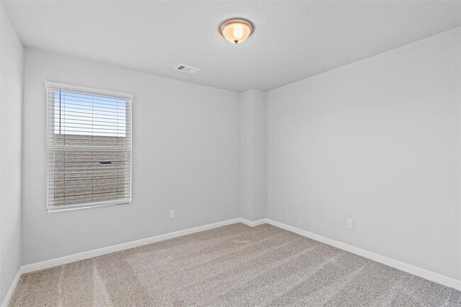 Building Photo - 453 Gaida Loop