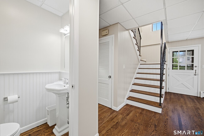 Building Photo - 217 Ocean Dr W