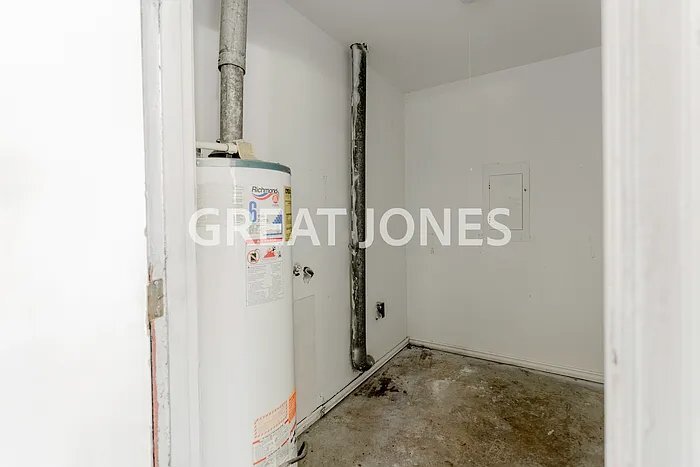 Building Photo - 5214 Dana Dr