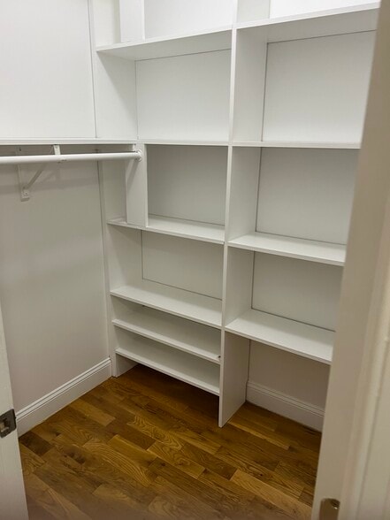 Building Photo - 9 Shephard Ave