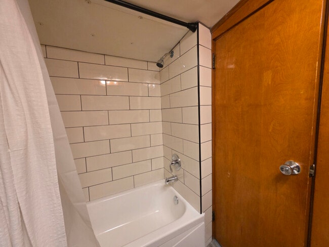 Building Photo - 120 N Iowa Ave