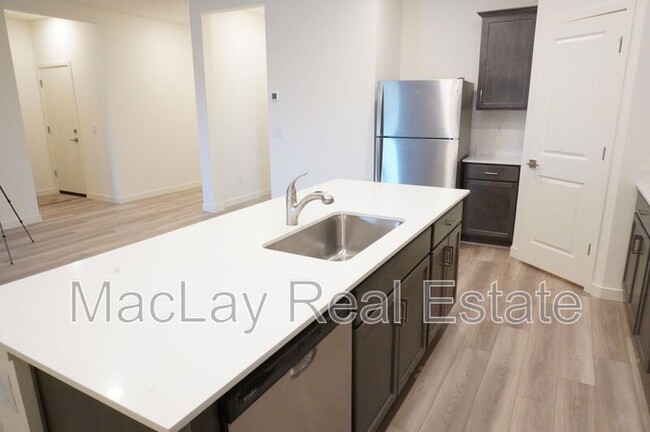 Building Photo - 4023 N Ghost Holw Wy