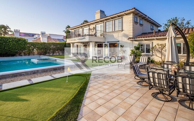 Building Photo - 3335 Caminito Daniella