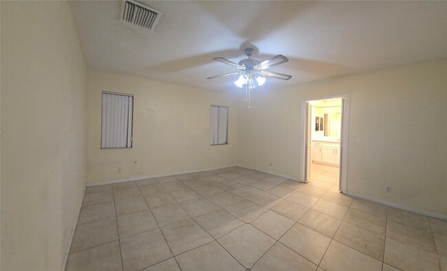 Building Photo - 7450 SW 15th St