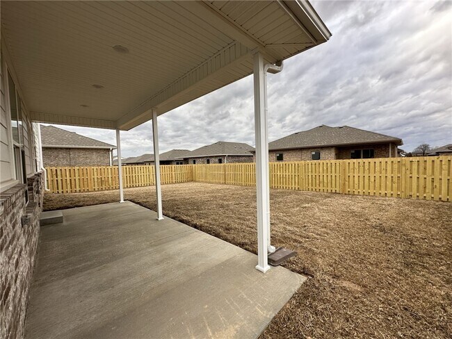 Building Photo - 2040 Tallgrass Ter