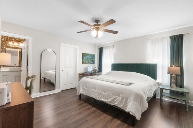 Building Photo - 6042 Capitol Dr