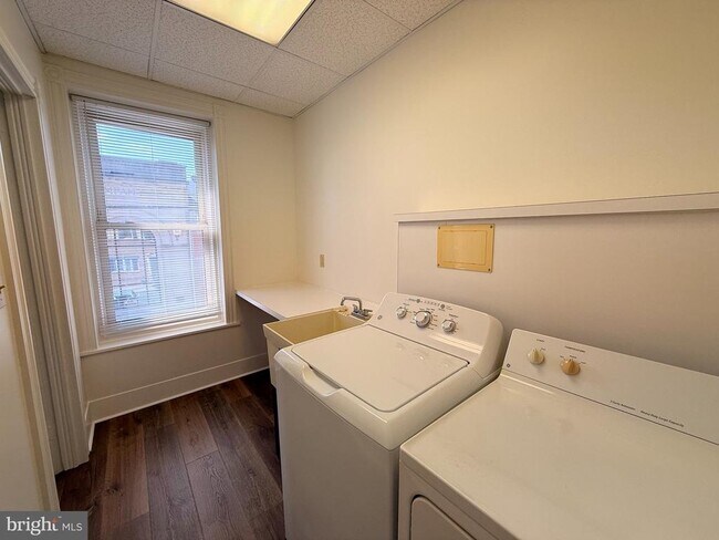 Building Photo - 49 S Fourth St