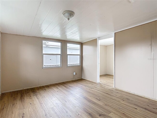 Building Photo - 115 Lindenwood Ln