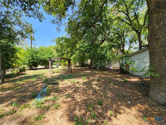 Primary Photo - 1118 Timber Elm