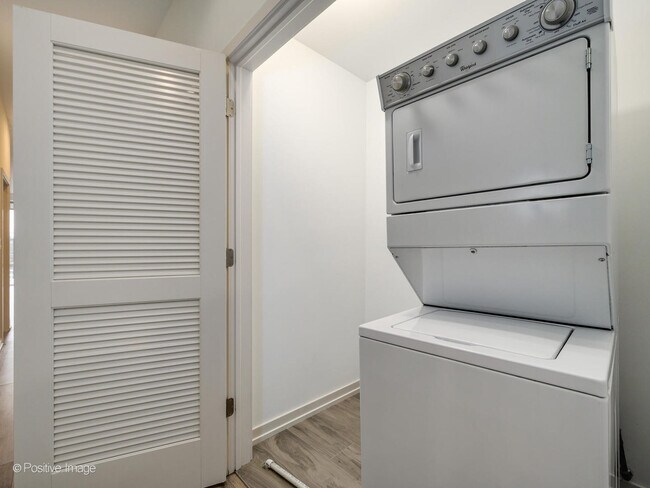 Building Photo - 4111 N Narragansett Ave