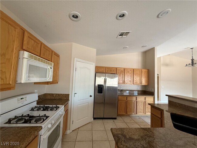 Building Photo - 6607 N Ruddock Dr