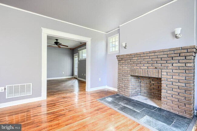 Building Photo - 3213 Vickers Rd