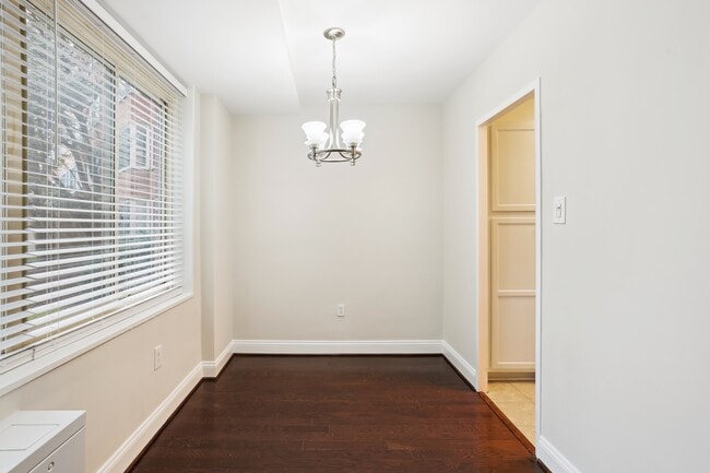 Building Photo - 4000 Tunlaw Rd NW