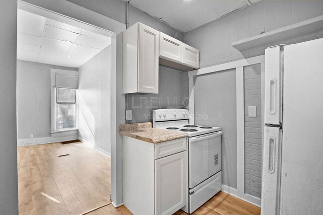 Building Photo - 1123 S Brook St