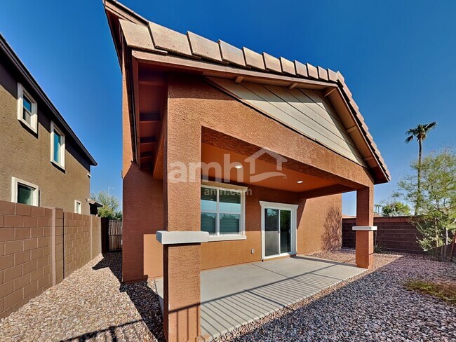 Building Photo - 438 S Dodge St