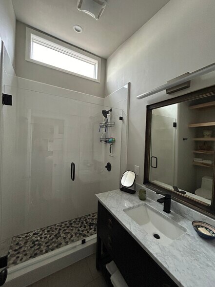 Building Photo - 10715 Ridgeview Way