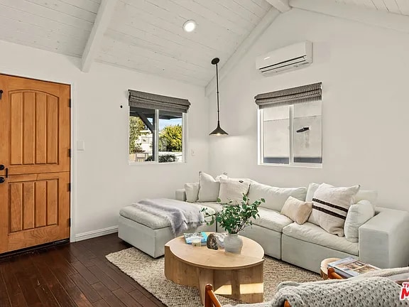 Building Photo - 3012 Bentley Ct