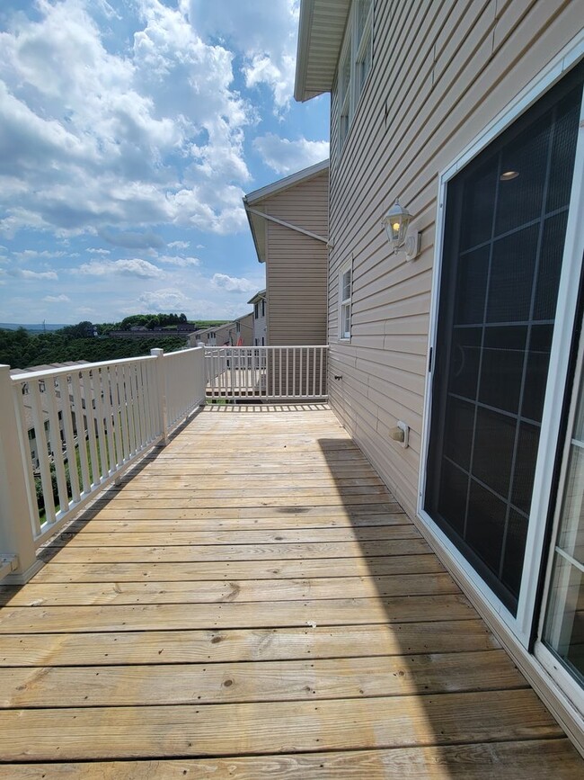 Building Photo - 3 bedroom, 2.5 bath Townhome - Available 0...